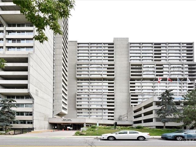 Queen Elizabeth Towers West - 1902 530 Laurier Avenue West - photo 1