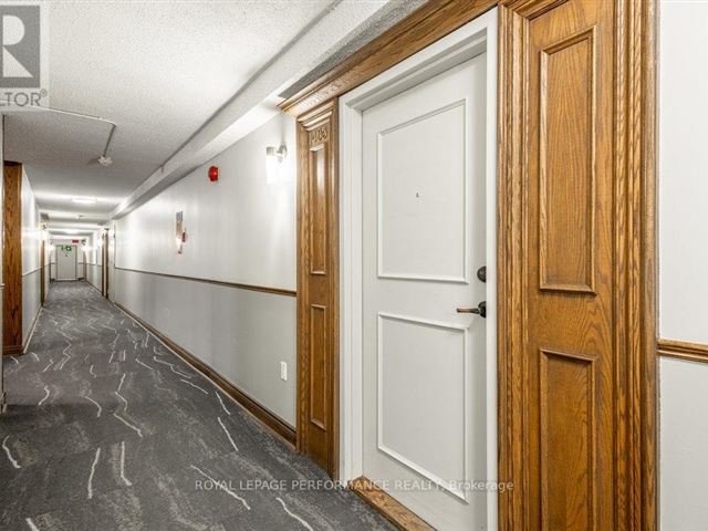 Queen Elizabeth Towers West - 1405 530 Laurier Avenue West - photo 3