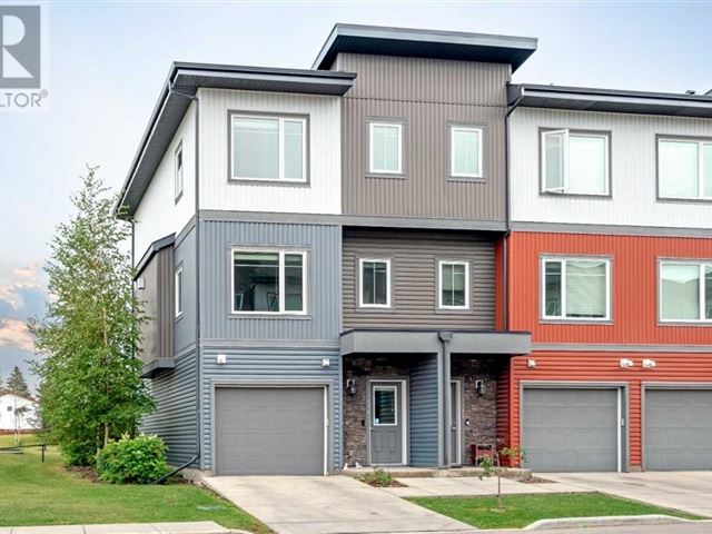 5305 32 Av Sw - 1101 5305 32 Avenue Southwest - photo 1