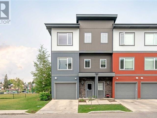 5305 32 Av Sw - 1101 5305 32 Avenue Southwest - photo 1