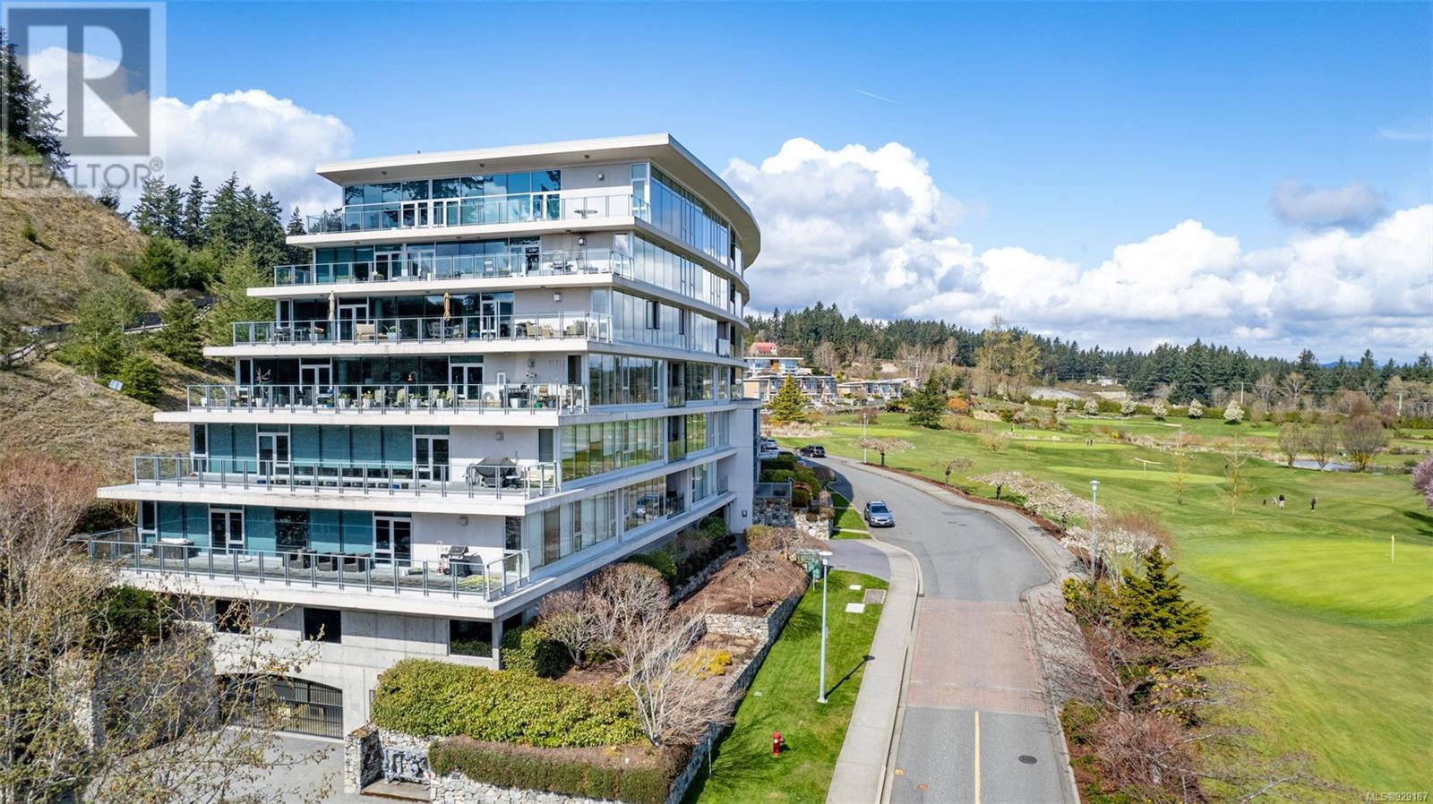 5332 Sayward Hill Crescent, Unit 410, Saanich — For sale 2,400,000