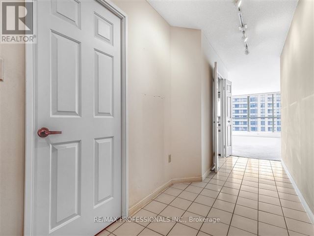 Skyview - 1102a 5444 Yonge Street - photo 3