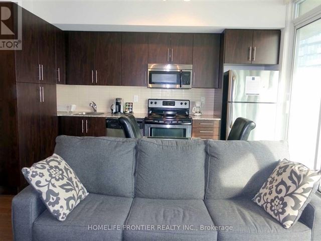 Maple Leaf Square - 2309 55 Bremner Boulevard - photo 3