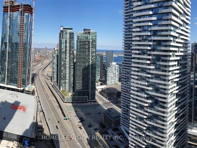 Maple Leaf Square - 3805 55 Bremner Boulevard - photo 3