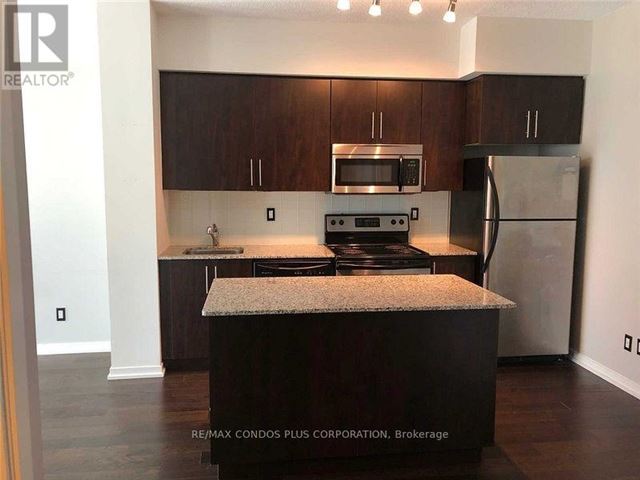 Maple Leaf Square - 2708 55 Bremner Boulevard - photo 3