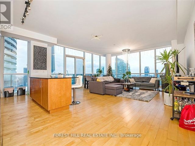 Maple Leaf Square -  55 Bremner Boulevard - photo 2