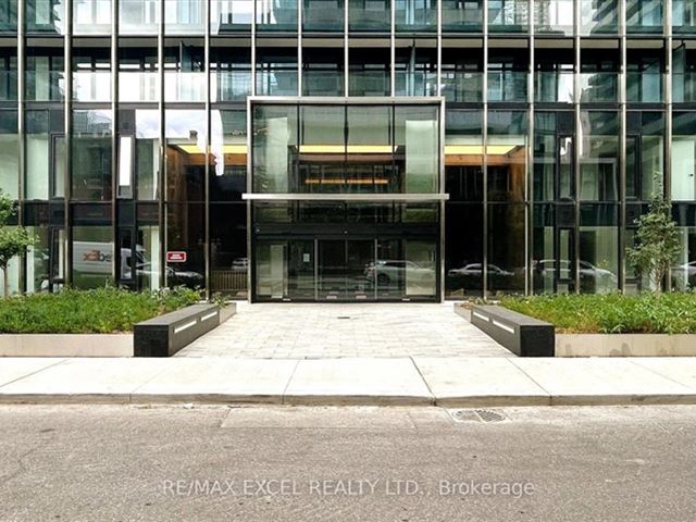 55C Condos - 3606 55 Charles Street East - photo 2