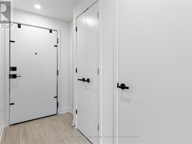 55C Condos - 3811 55 Charles Street East - photo 3