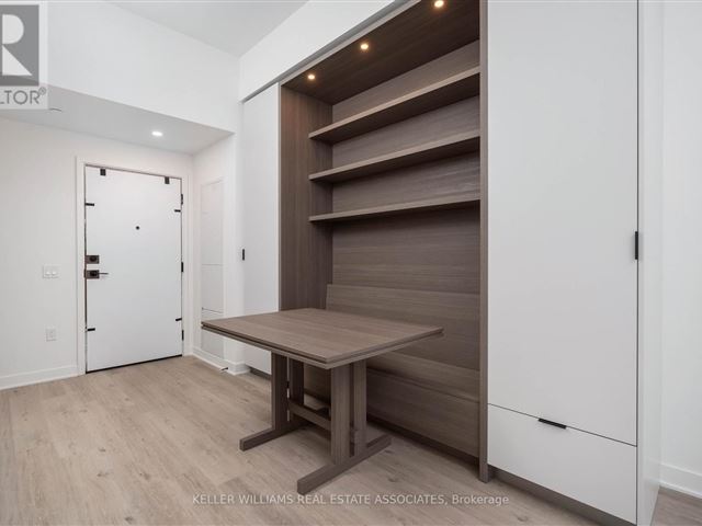 55C Condos - 3908 55 Charles Street East - photo 3