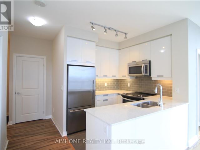 Crystal - 2102 55 Eglinton Avenue West - photo 3