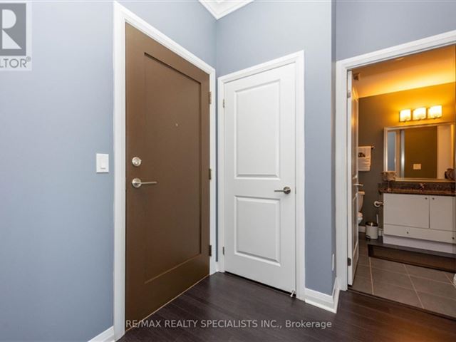 Crystal - 405 55 Eglinton Avenue West - photo 3