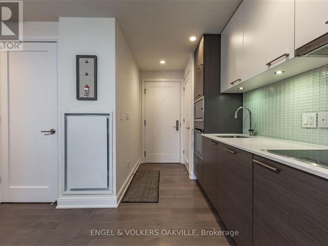 The Berczy - 815 55 Front Street East - photo 2