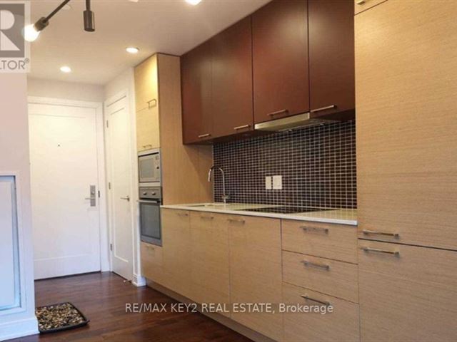 The Berczy - 616 55 Front Street East - photo 2