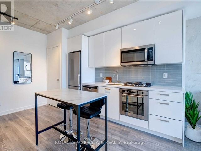 East55 Condos - 1810 55 Ontario Street - photo 3