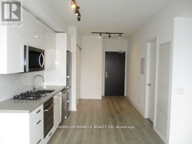 East55 Condos - 1906 55 Ontario Street - photo 2