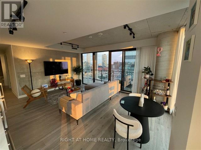 East55 Condos - 1308 55 Ontario Street - photo 1