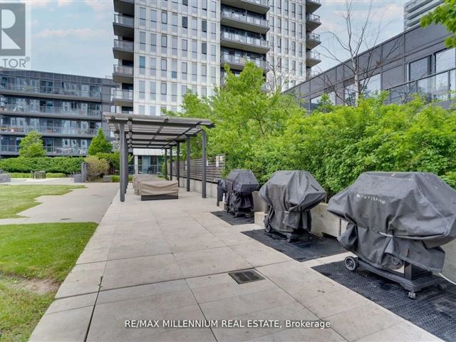 One Park Place South Tower - 414 55 Regent Park Boulevard - photo 3