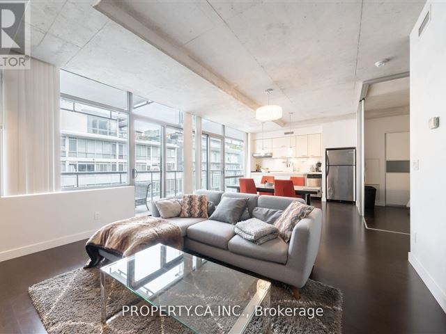 The Thompson Residences - 817 552 Wellington Street West - photo 2