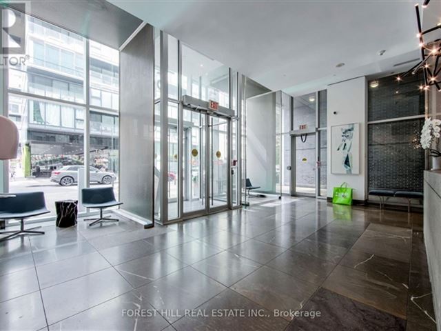 The Thompson Residences - 535 552 Wellington Street West - photo 2