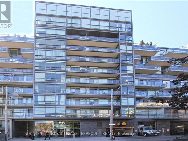 The Thompson Residences - 902 552 Wellington Street West - photo 2