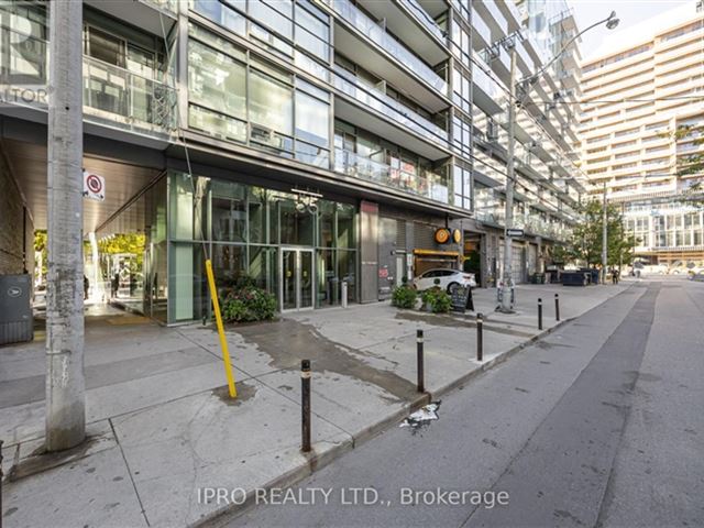 The Thompson Residences - 927 552 Wellington Street West - photo 3