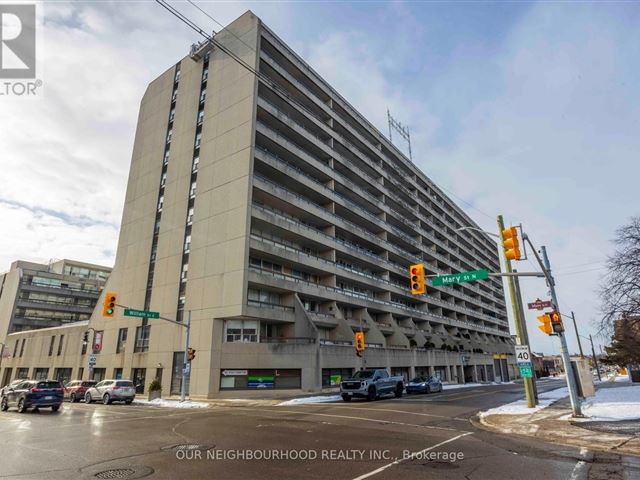 McLaughlin Square - 708 50 Richmond Street East - photo 2