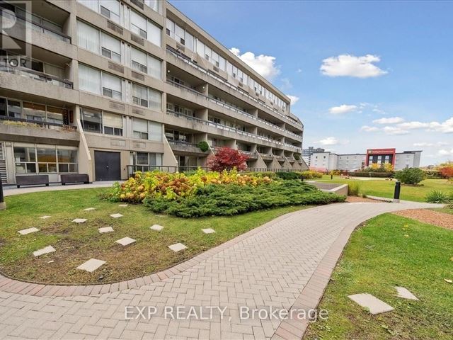 McLaughlin Square - 401 50 Richmond Street East - photo 2