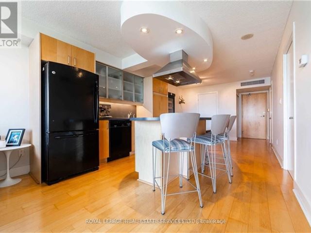 550 Queens Quay West - 718 550 Queens Quay West - photo 3