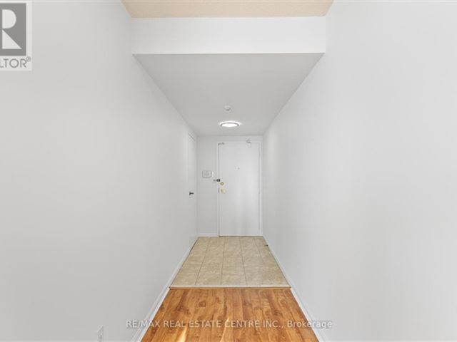 Phoenix Condos - 1808 550 Webb Drive - photo 3