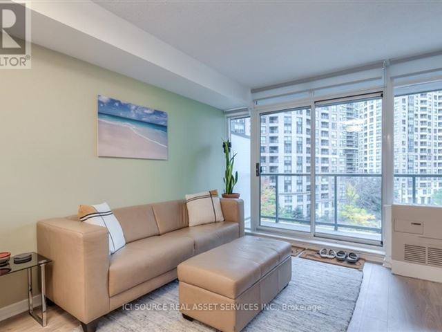 Pulse - 509 5500 Yonge Street - photo 3