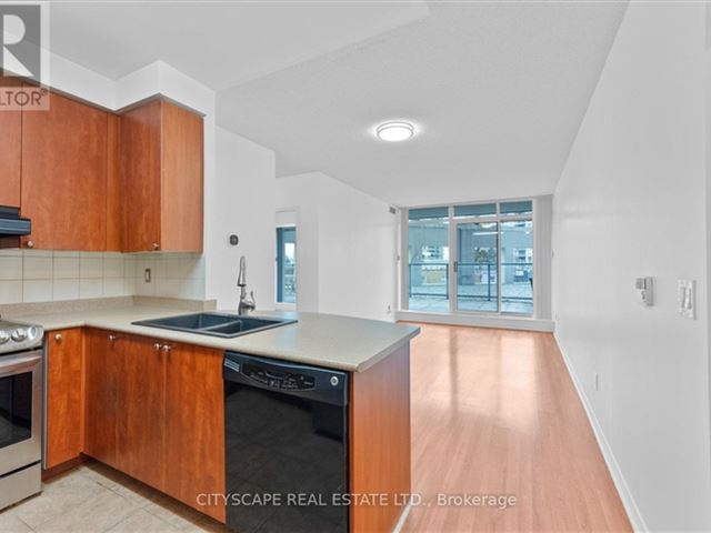 Pulse - 202 5500 Yonge Street - photo 2