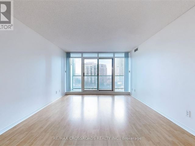 Pulse - 805 5500 Yonge Street - photo 3