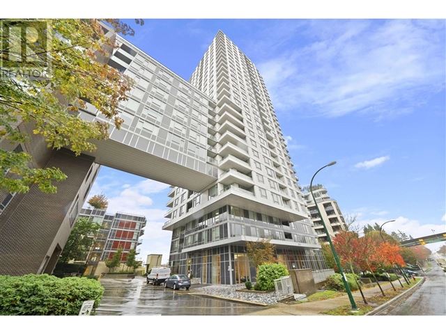 Wall Centre Central Park Tower 2 - 1808 5515 Boundary Road - photo 2