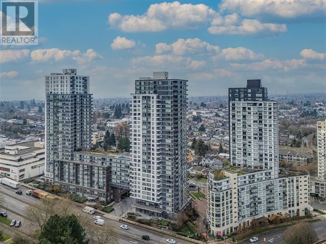 Wall Centre Central Park Tower 2 - 651 5515 Boundary Road - photo 1