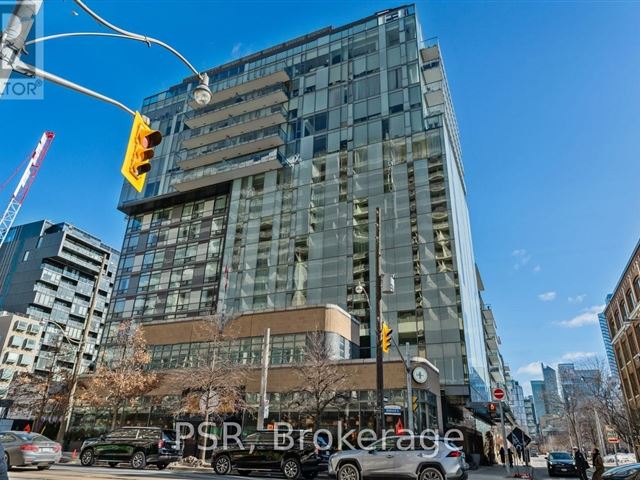 The Thompson Residences - 1501 552 Wellington Street West - photo 1