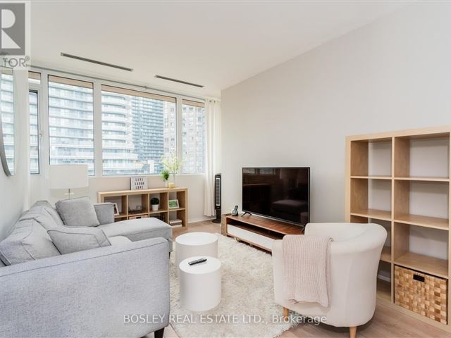 The Residences of 555 Yonge Street - 714 555 Yonge Street - photo 2