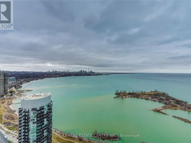 Lago at the Waterfront - 3808 56 Annie Craig Drive - photo 3