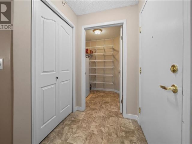 56 Carroll CRES - 341 56 Carroll Crescent - photo 3