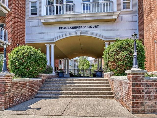 Peacekeepers Court - 3111 5605 Henwood Street Southwest - photo 2