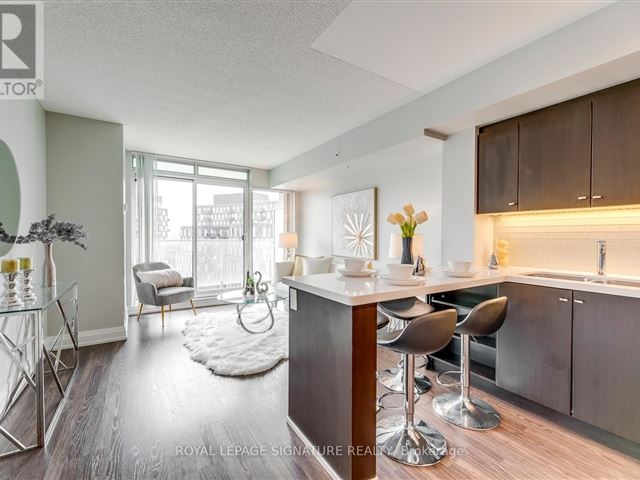 The Station Condos - w1002 565 Wilson Avenue - photo 3