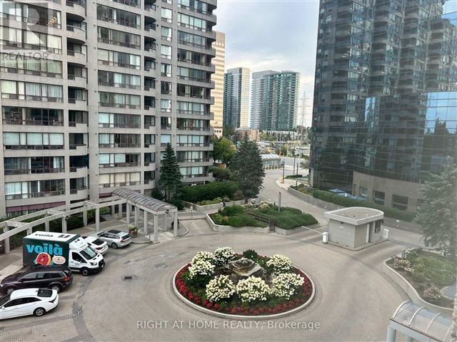 Place Nouveau 1 - 505 5785 Yonge Street - photo 1