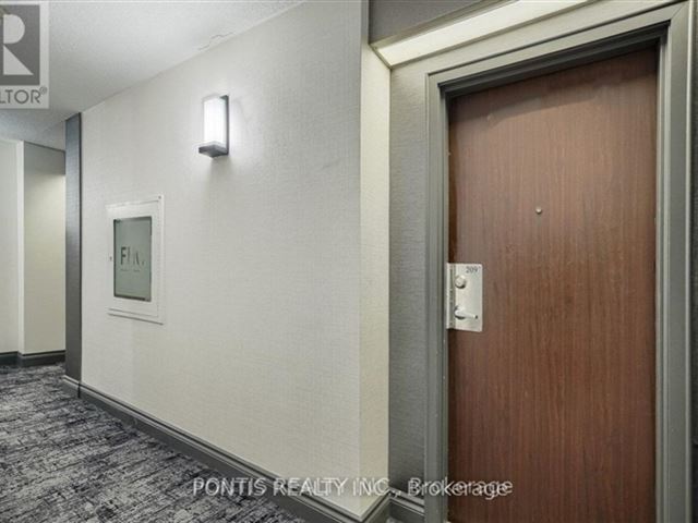 Place Nouveau 1 - 209 5785 Yonge Street - photo 3