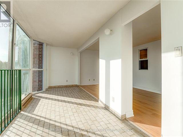 Turnberry Court - 611 5795 Yonge Street - photo 2