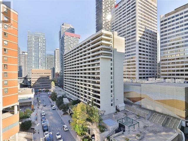 Neon Condos - 908 58 Orchard View Boulevard - photo 2