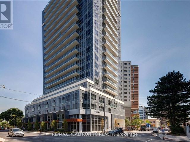 Neon Condos - 1808 58 Orchard View Boulevard - photo 1