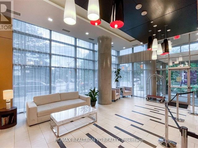 Neon Condos - 1808 58 Orchard View Boulevard - photo 2