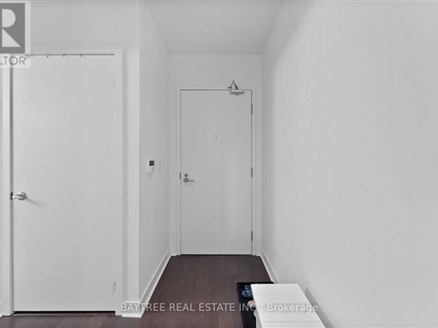 Neon Condos - 304 58 Orchard View Boulevard - photo 3