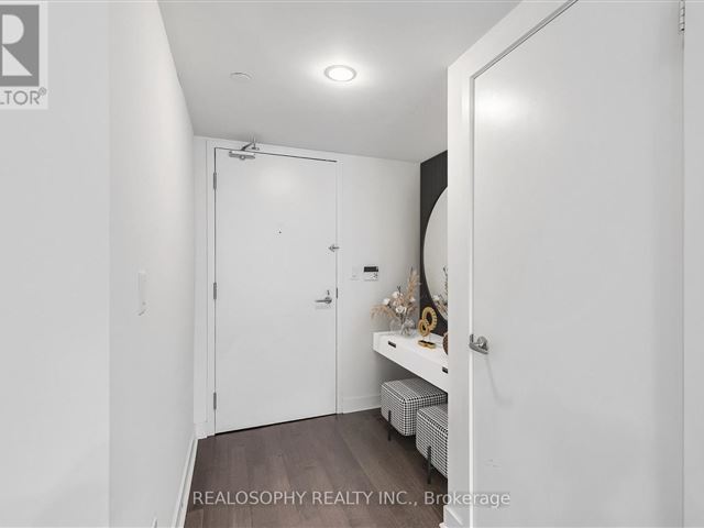 Neon Condos - 506 58 Orchard View Boulevard - photo 2