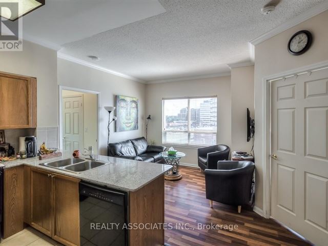 5940 Yonge - ph1 5940 Yonge Street - photo 2