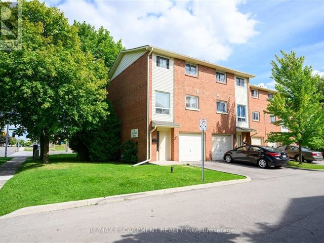 6 Loconder Condos - 12 346 Rexford Drive - photo 3